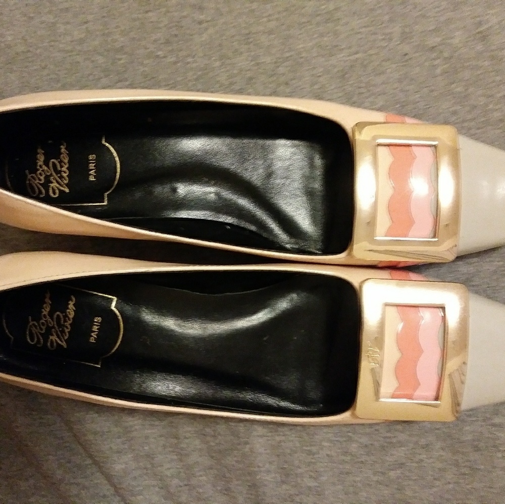 Roger Vivier pump shoes